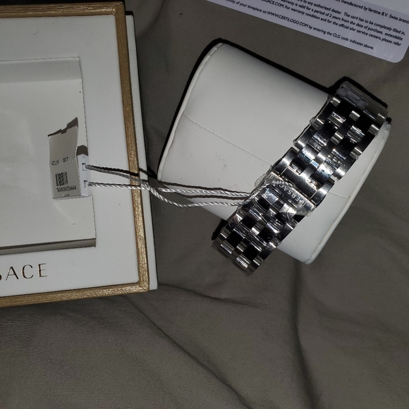 Versace V-Race - Picture 2 of 4